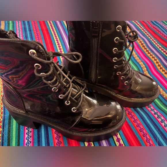 WITCHY BOOTS SIZE 8 FAUX LEATHER - Picture 2 of 7